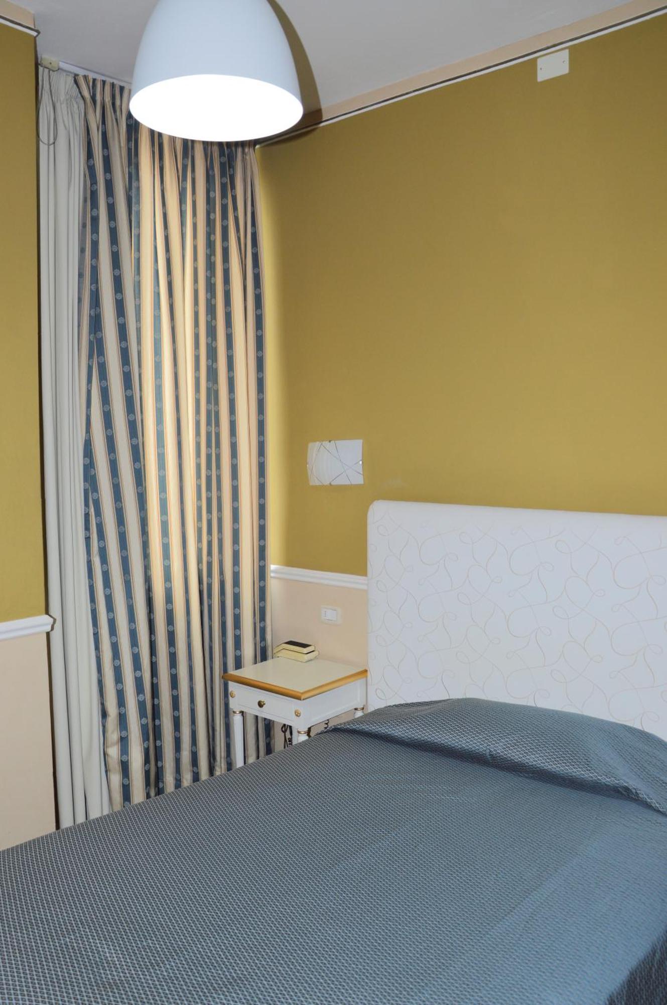 Nouvel Hotel Des Bains Pesaro Ruang foto