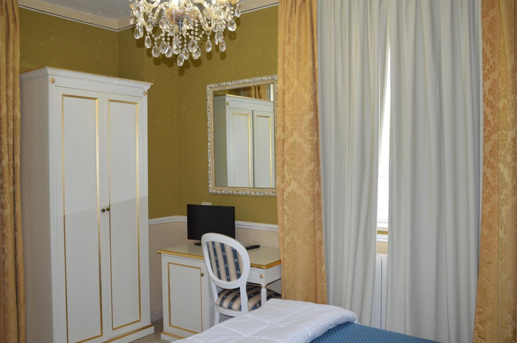 Nouvel Hotel Des Bains Pesaro Ruang foto