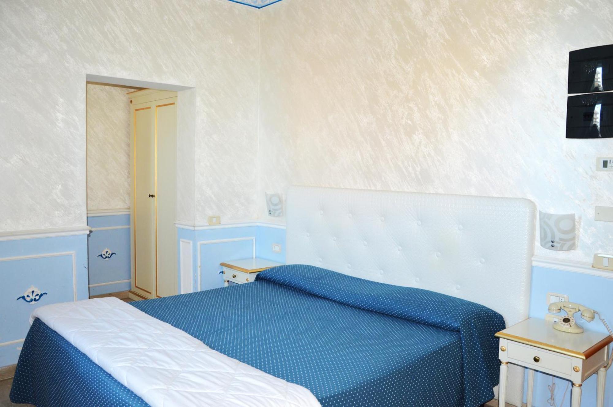 Nouvel Hotel Des Bains Pesaro Ruang foto
