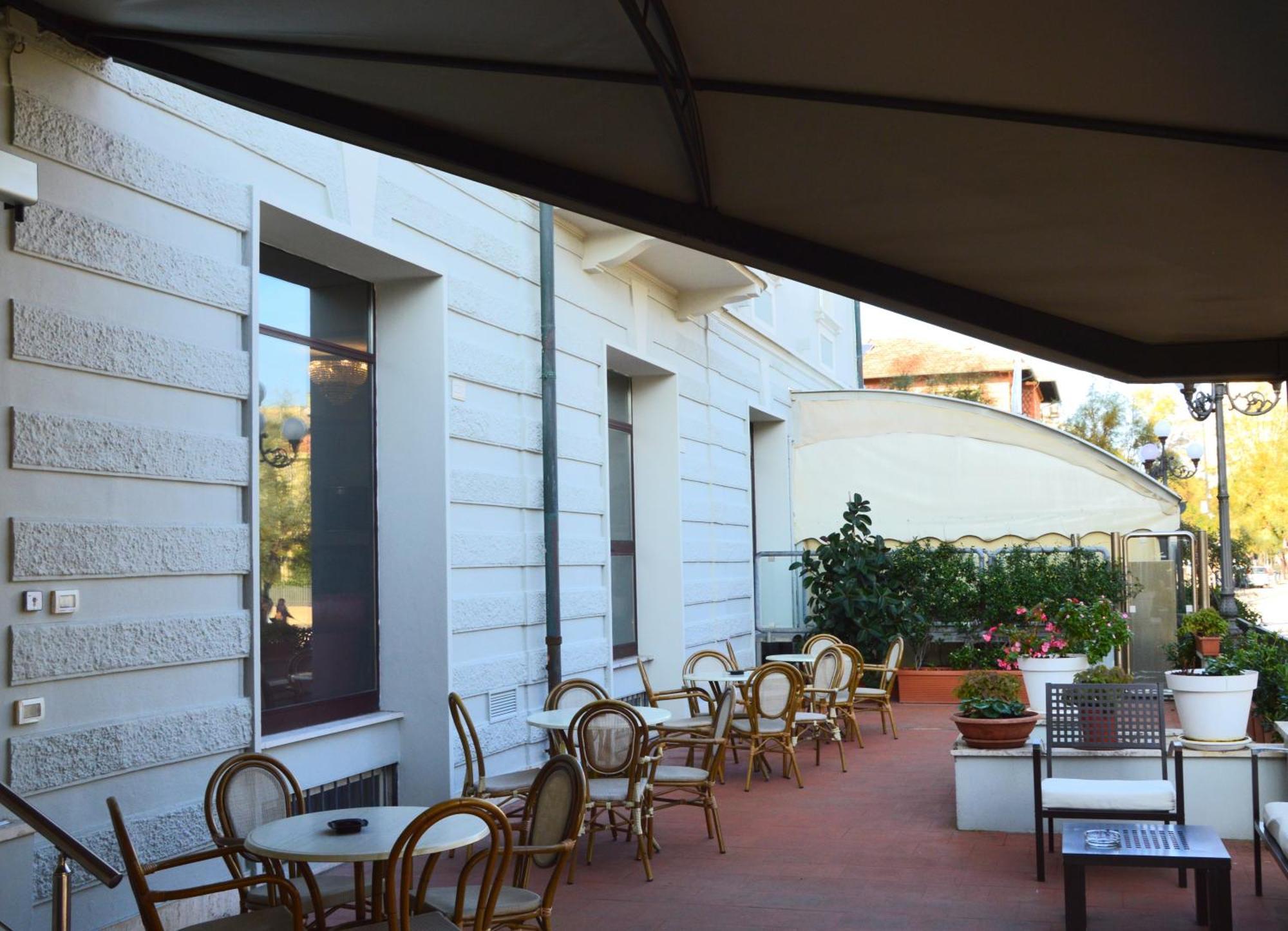 Nouvel Hotel Des Bains Pesaro Bagian luar foto