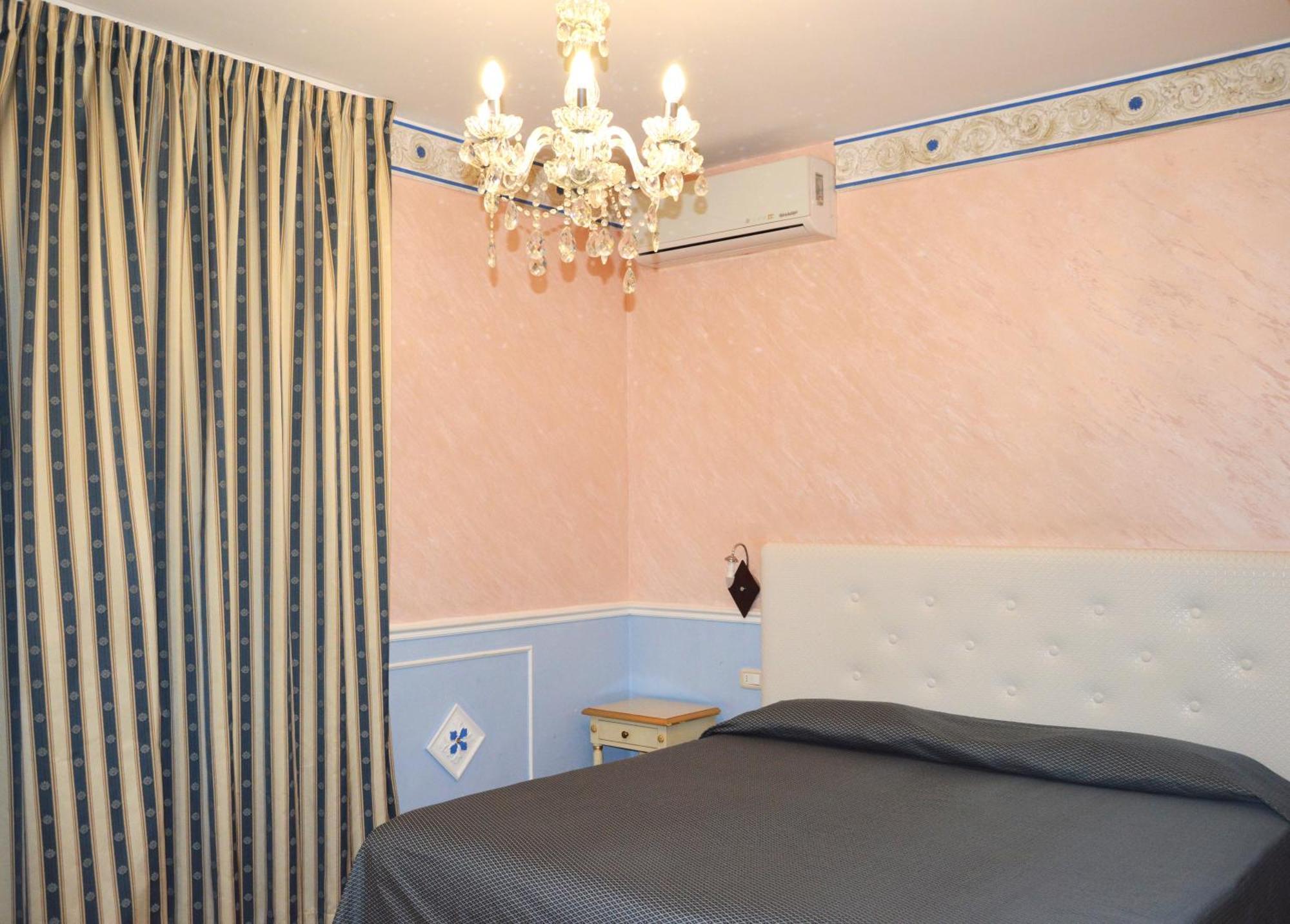 Nouvel Hotel Des Bains Pesaro Ruang foto