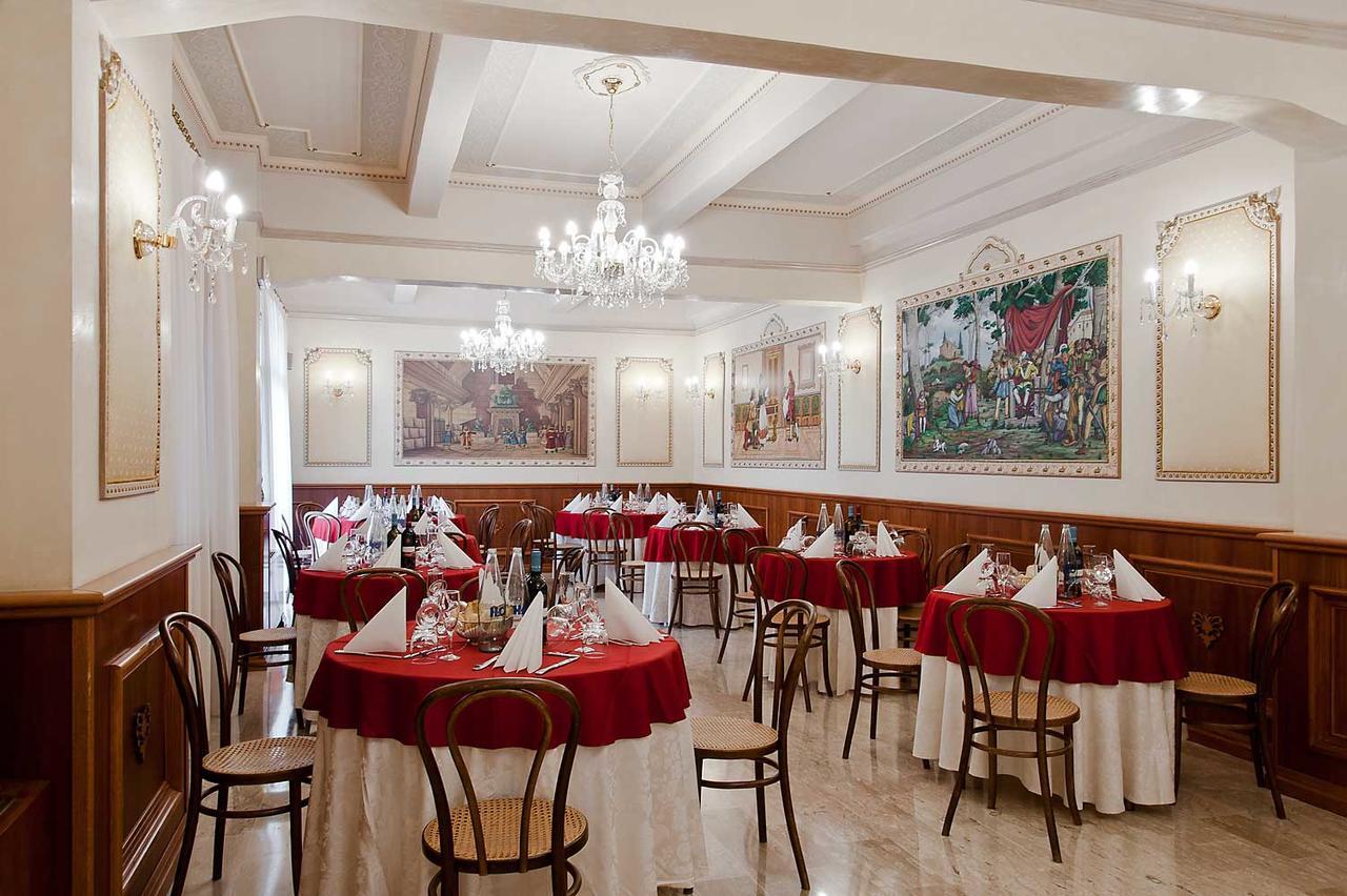 Nouvel Hotel Des Bains Pesaro Bagian luar foto