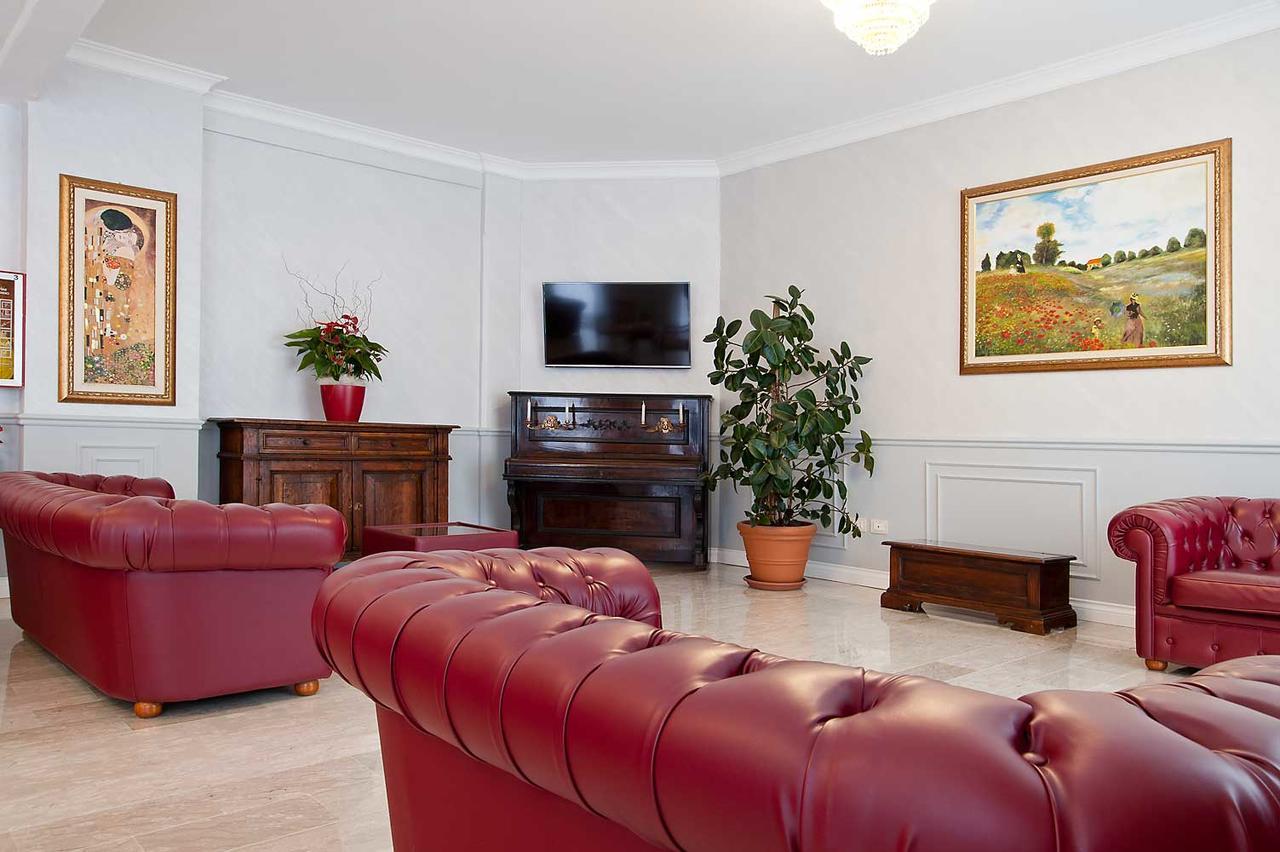 Nouvel Hotel Des Bains Pesaro Bagian luar foto